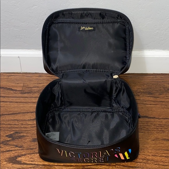 VS make up bag - Picture 3 of 4